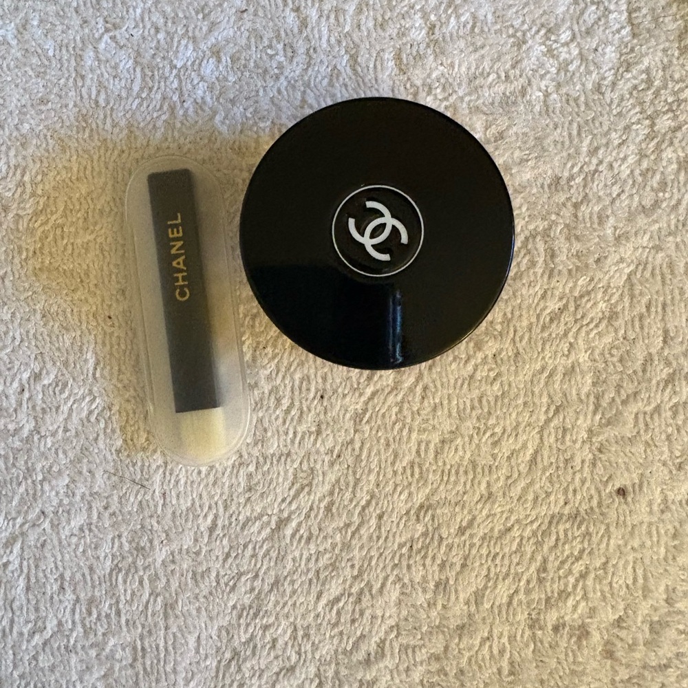Chanel Illusion d’Ombre Rouge Gorge